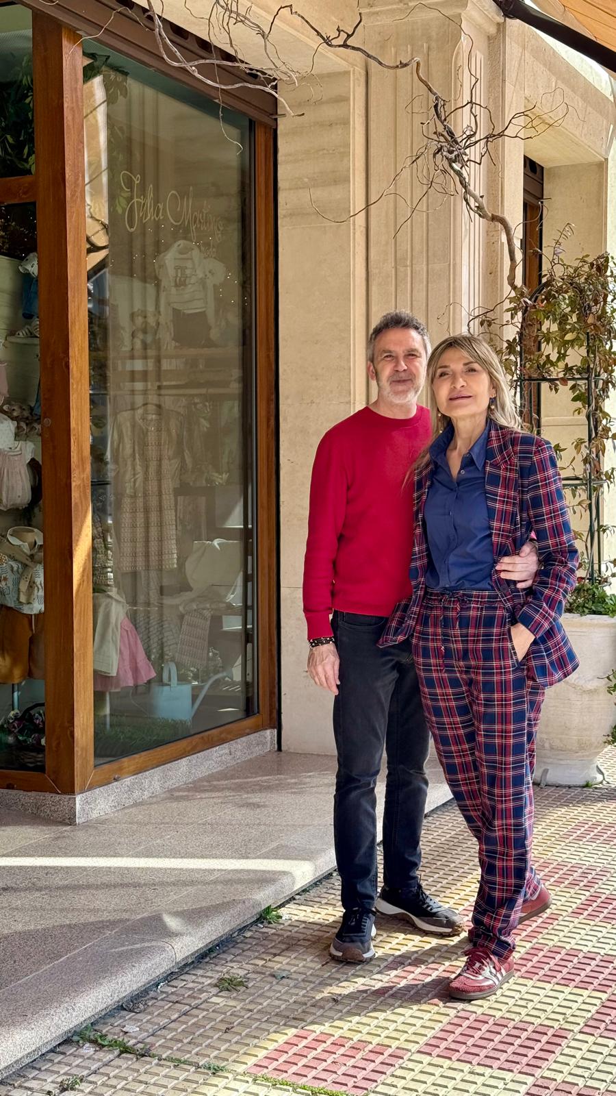 Julia Martino Moda - Pareja en tienda